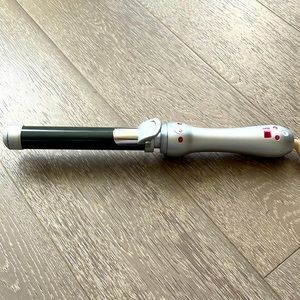 Beachwaver Pro 1.25 S. Rotating Curling Iron